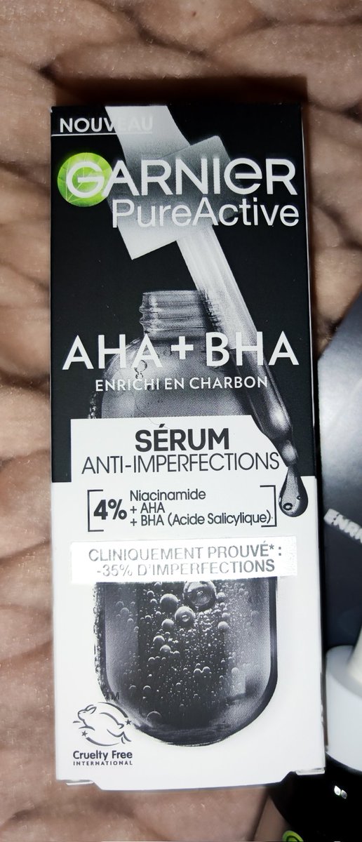 noemieendredi's tweet photo. J'ai eu la chance de pouvoir tester le sérum pure active de Garnier !
Franchement je suis assez satisfaite de ce produit !L'application est simple, la texture est agréable, il se fond vite a la peau, ne laisse pas de résidus noir 😍
#garnierfr #skincare #pureactive @GarnierFR https://t.co/VuL8xfSrwf