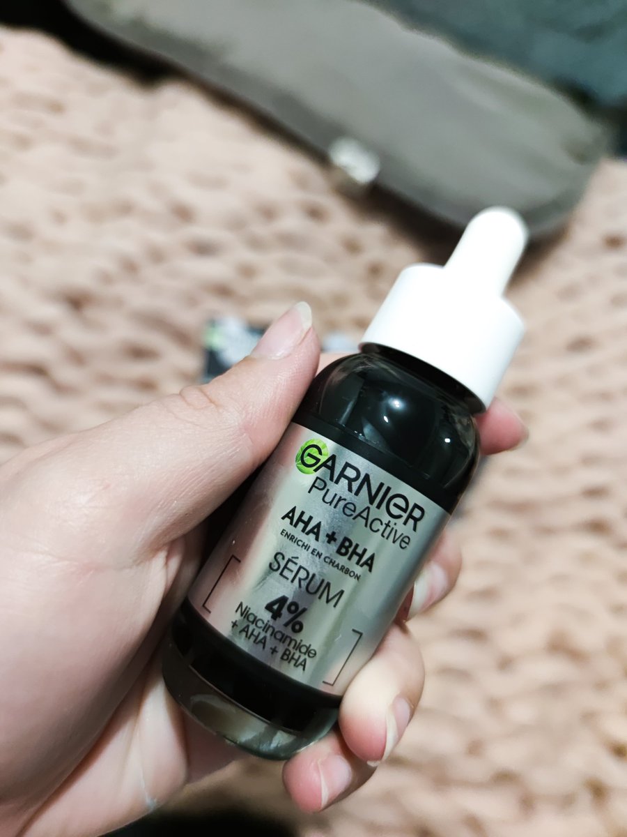 noemie_endredi's tweet photo. J'ai eu la chance de pouvoir tester le sérum pure active de Garnier !
Franchement je suis assez satisfaite de ce produit !L'application est simple, la texture est agréable, il se fond vite a la peau, ne laisse pas de résidus noir 😍
#garnierfr #skincare #pureactive @GarnierFR https://t.co/ogNTRpDHi1