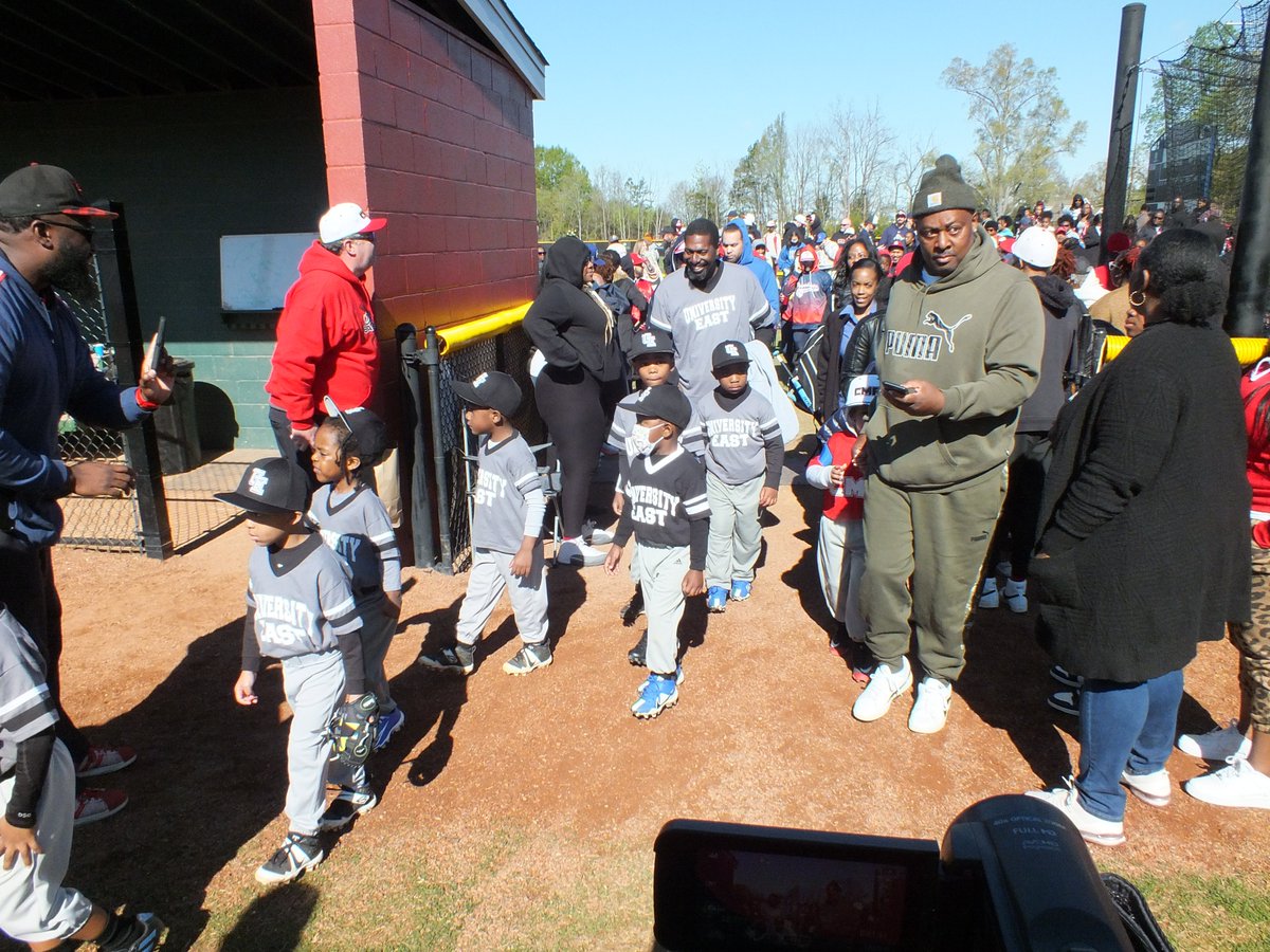 carolinasmetroreds tweet media