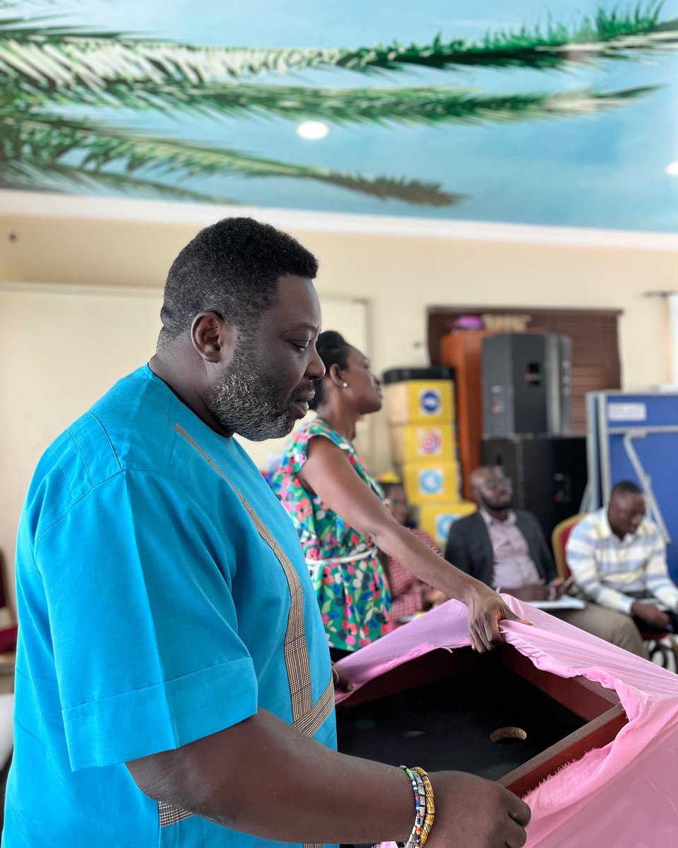 InnovaDDBGhana's tweet photo. Great minds think alike? Not at all times. From our debaters to the audience, everyone shared brilliant, different views and perspectives on the debate topic! The debate was a blast!!
#InnovaDDB #journalclub #debate #AdAgency #Accra #Ghana https://t.co/FY6l0yI9mn