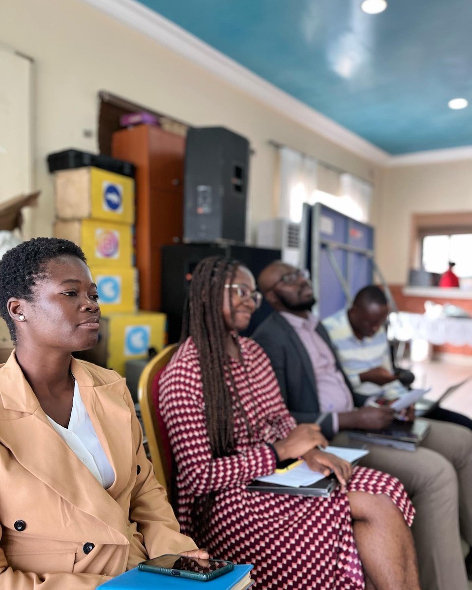 InnovaDDBGhana's tweet photo. Great minds think alike? Not at all times. From our debaters to the audience, everyone shared brilliant, different views and perspectives on the debate topic! The debate was a blast!!
#InnovaDDB #journalclub #debate #AdAgency #Accra #Ghana https://t.co/FY6l0yI9mn