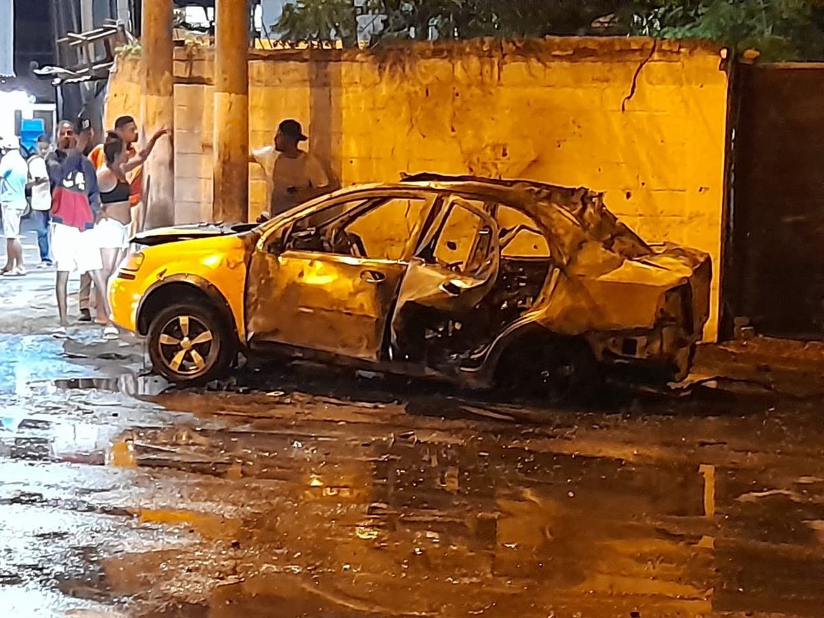 DinaFarinangoEc's tweet photo. ¡GOBIERNO INDOLENTE!
Las bandas criminales hacen de las suyas en Guayaquil, Esmeraldas, Manabí, El Oro, Los Ríos pero al Gobierno le preocupa más las preguntas a la #ConsultaPopular y su sus viajes a Orlando y a #Catar para ver el mundial. #LassoMiente #Desgobierno #Inseguridad https://t.co/8GSqLJzvUX