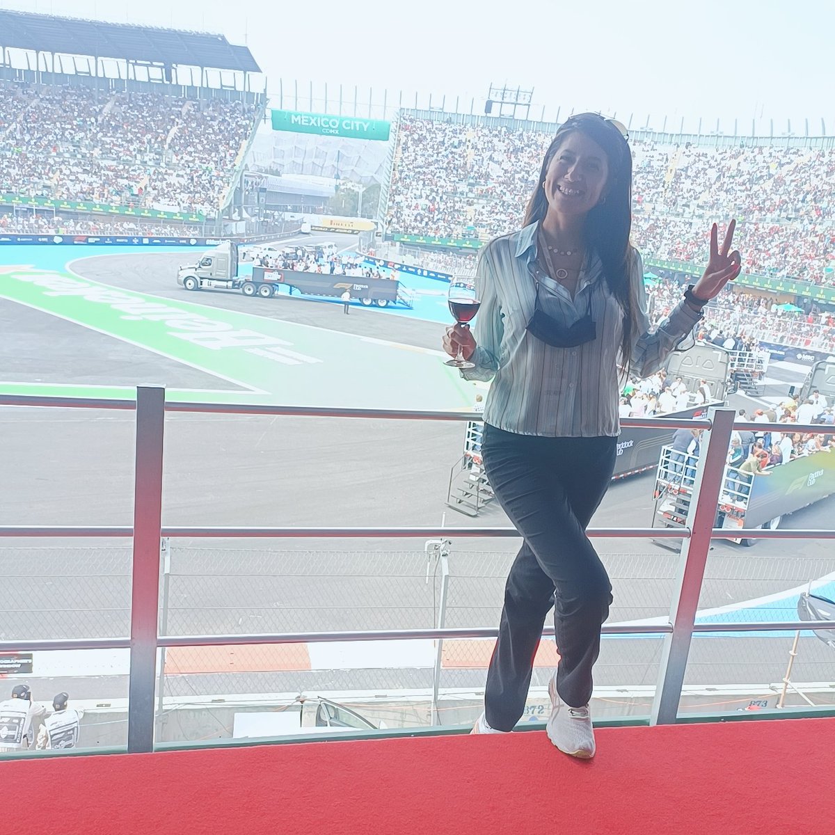 Eli_Mend01's tweet photo. Excelente experiencia fórmula 1 love it https://t.co/bY71AA9T9B