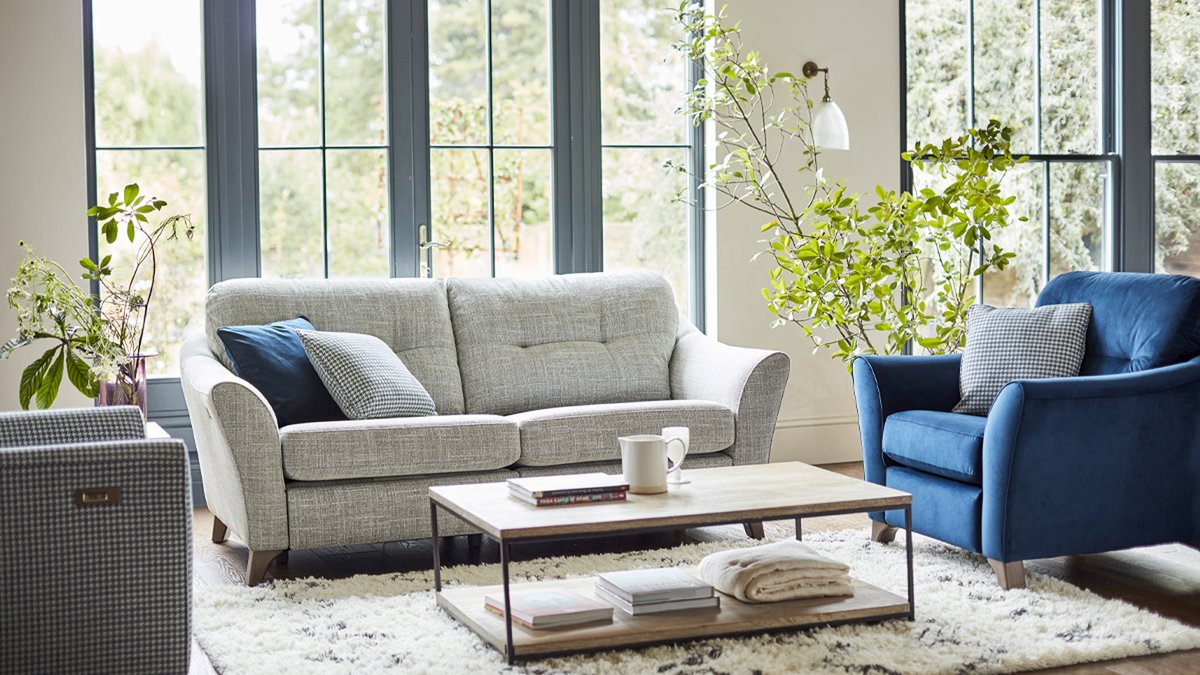 GPlanDesign's tweet image. Hatton is the perfect choice for a modern home with the option of a formal or pillow back, an innovative power footrest, and lots more. For a limited time, you can receive a free Hatton footstool with your Hatton order*. ow.ly/IuJh50Lj281. 

*T&amp;amp;C&apos;s apply. 
#gplan #sofas