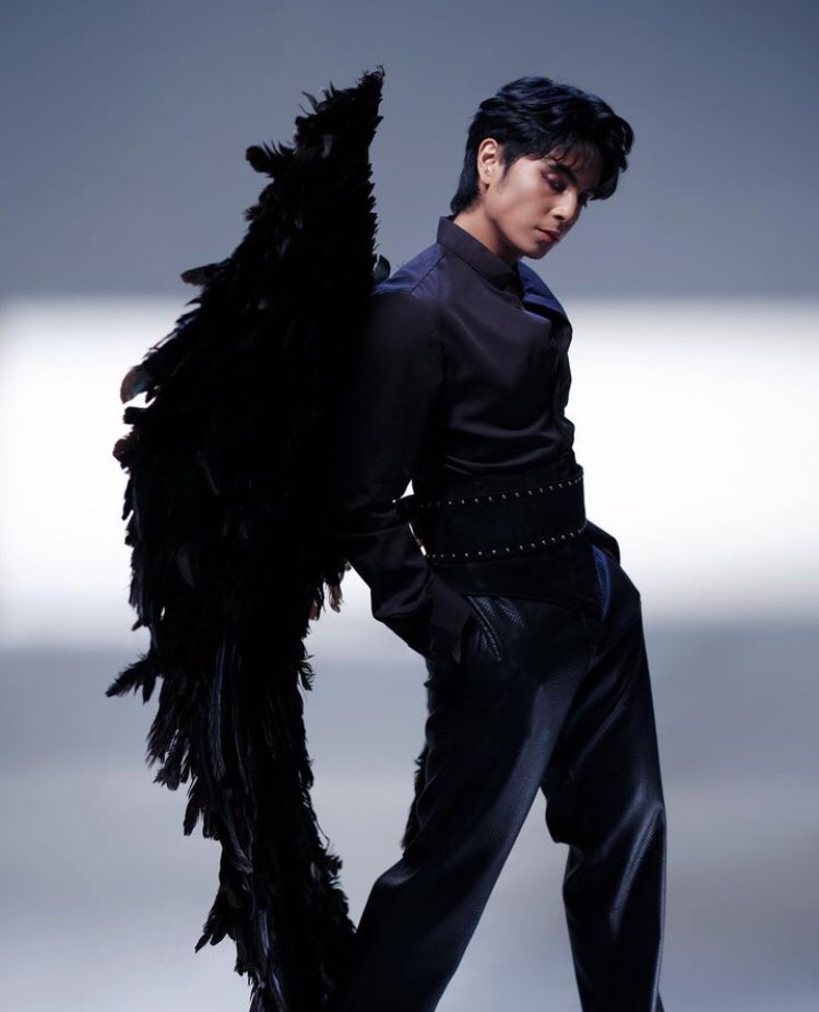 only HE can pull off any style 
MIGUEL TANFELIX EVERYONE 👏🏻🔥 

<a href="/MiguelTanfelix_/">Miguel Tanfelix</a> | #MiguelTanfelix