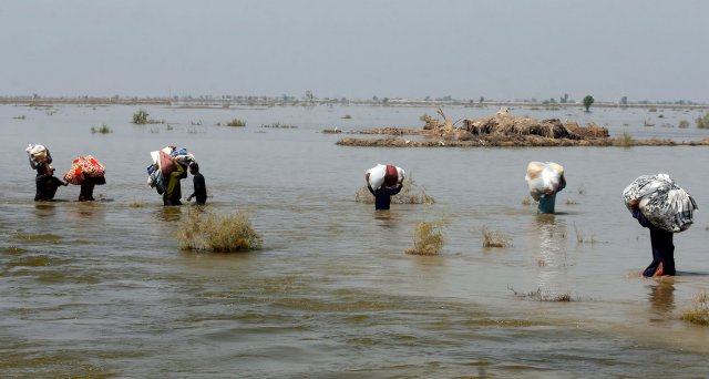 Pakistan „am Rand eines Abgrunds“: Genf – Nach den verheerenden Überschwemmungen der vergangenen Monate steht Pakistan nach Angaben der Weltgesundheitsorganisation (WHO) am Rand eines Abgrunds. Acht Millionen Menschen bräuchten… dlvr.it/Sc3M9D #Pakistan