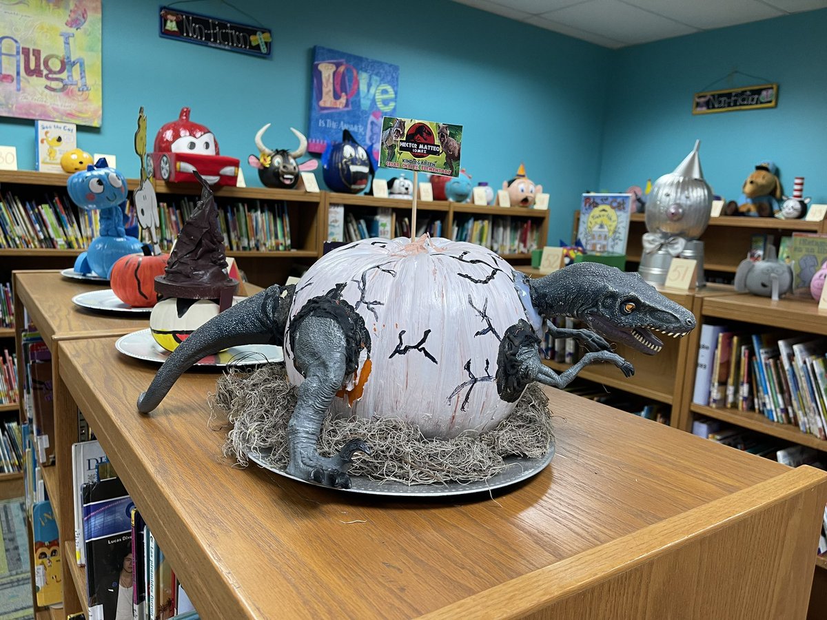 PSJAReads's tweet photo. 🎃 #storybookpumpkin #literacylever #psjalibraries @PSJAISD Cesar Chavez Elementary https://t.co/sKU38KIIwk