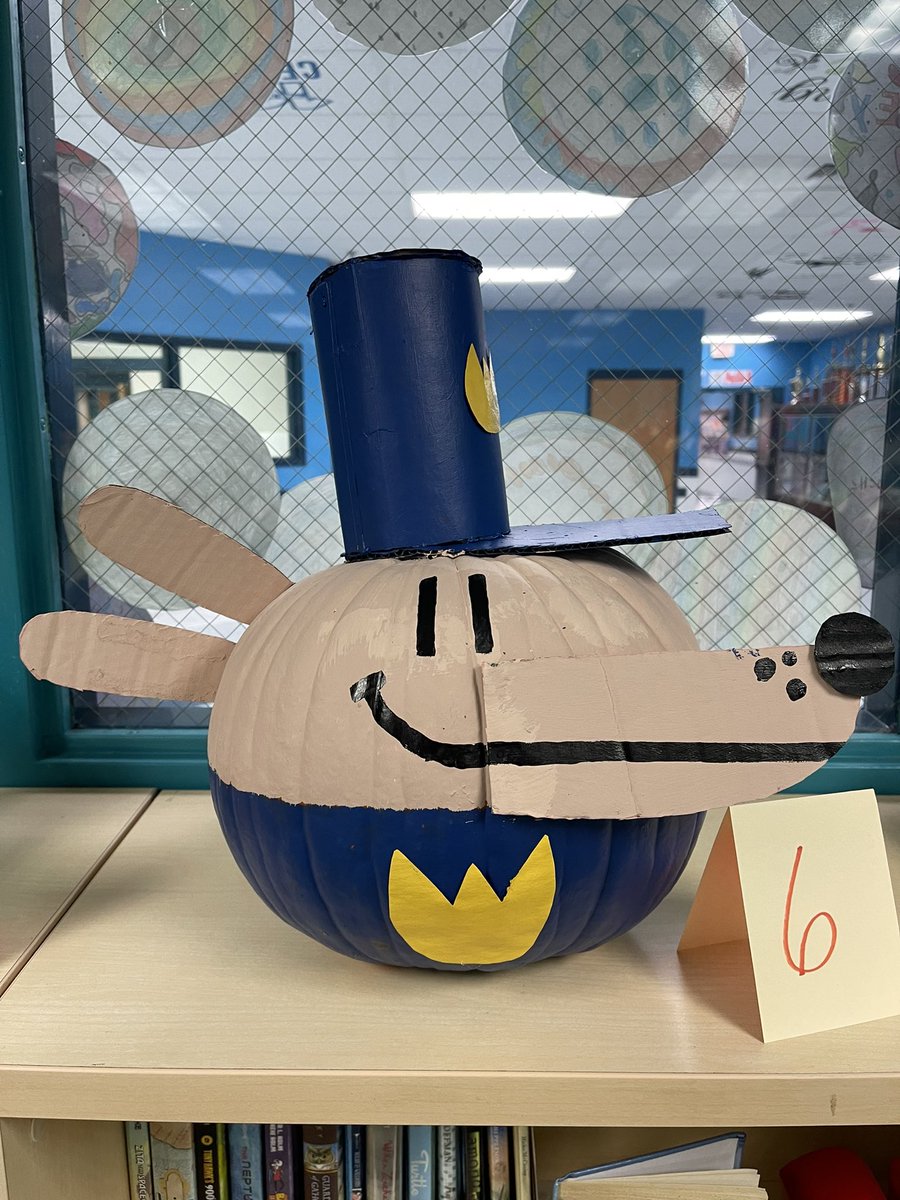 PSJAReads's tweet photo. 🎃 #storybookpumpkin #literacylever #psjalibraries @PSJAISD Cesar Chavez Elementary https://t.co/sKU38KIIwk