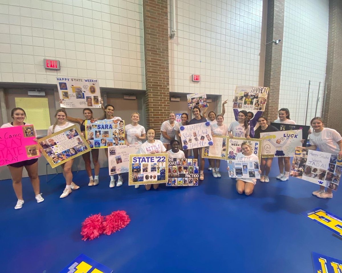 CarmelHSCheer's tweet photo. STATE WEEK!! Fire up posters✔️last morning practice✔️thank you Leona for the treats!! #PACT100 #stateweek #keeppushing #carmelathletics #gohounds https://t.co/LnnPfyHwXQ