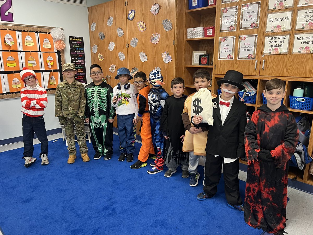 Happy Halloween from Room 25🧡🖤🧡