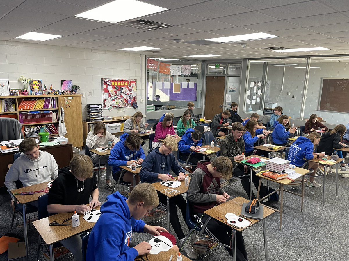 UHS Spanish & Ms. Knott’s Homeroom tweet media