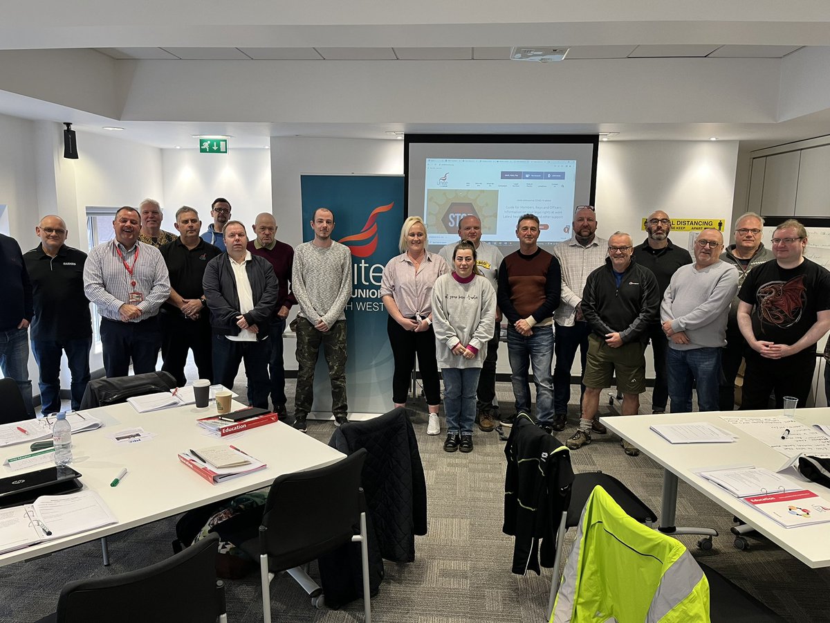 StevePreddyRS's tweet photo. Pleasure meeting @unitesouthwest branch officers on training today at Tony Benn House @StevePreddyRS Thank you 🙏 ✊🏼 https://t.co/iZq2ke9mOk