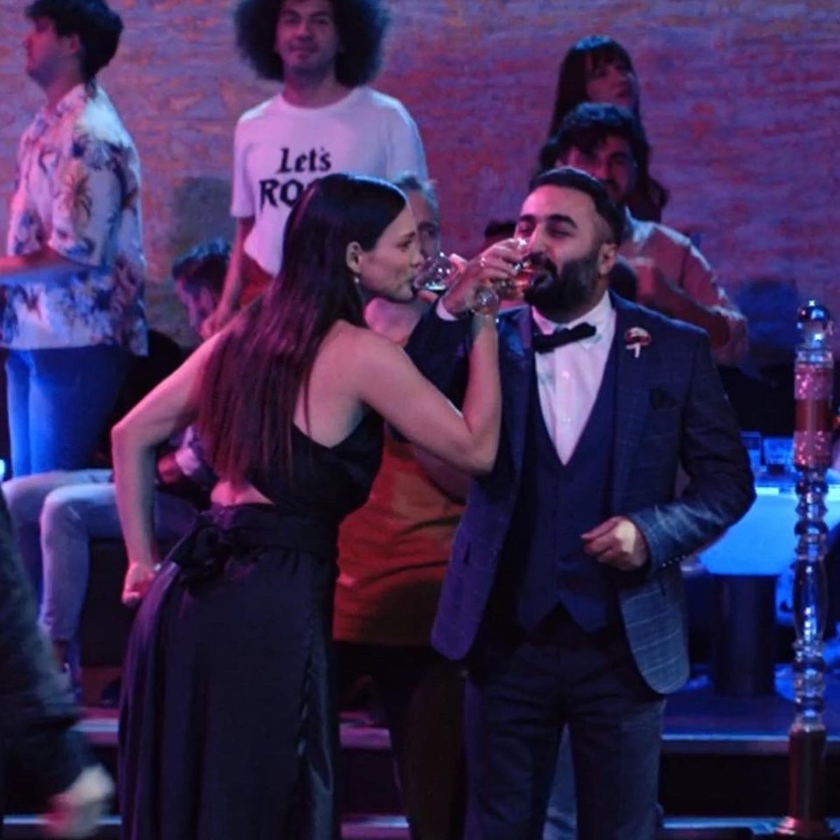 #kimbuaile filmini  izlememiş olanlara Adem Komiser gibi baktığımız doğrudur…

 #CJENMTürkiye #vizyonda  #filmseverler #Film #sinemaseverler #CengizBozkurt #FeritAktuğ #OnurBuldu #NurgülYeşilçay  #BedranGüzel  #SinemaGüzeldir #keşfetteyiz #keşfet