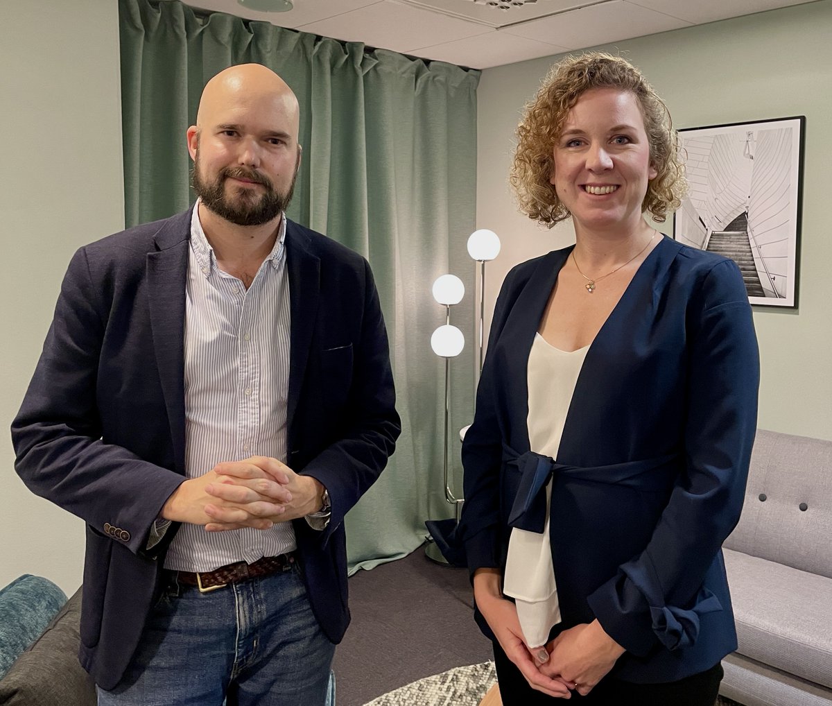 Studboföretagen (@studboforetagen) on Twitter photo Studentbostadens specifika förutsättningar och möjligheter för kontinuerligt byggande stod på agendan idag när vår vd <a href="/stinaolen/">Stina Olén</a> träffade <a href="/larrysoder/">Larry Söder</a> (KD) och <a href="/david_josefsson/">David Josefsson</a> (M)
linkedin.com/feed/update/ur… #studbo #bopol Studentbostadens specifika förutsättningar och möjligheter för kontinuerligt byggande stod på agendan idag när vår vd <a href="/stinaolen/">Stina Olén</a> träffade <a href="/larrysoder/">Larry Söder</a> (KD) och <a href="/david_josefsson/">David Josefsson</a> (M)
linkedin.com/feed/update/ur… #studbo #bopol