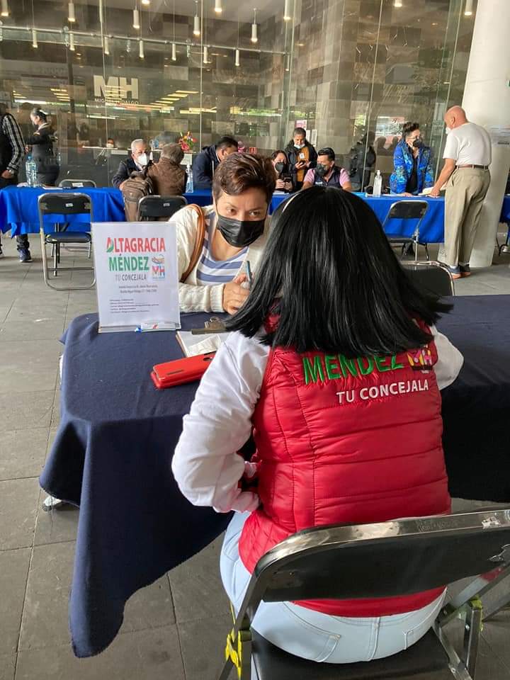 ¿Porque los concejales protegen a los aviadores? Noemi Cardenas estaba protegida por la concejal <a href="/AltagraciaMG1/">Altagracia Mendez G</a> a pesar que es gente de <a href="/uliseslabrador/">Ulises Labrador</a> al final renunció porque no soportan un horario laboral. <a href="/AlessandraRdlv/">Alessandra Rojo de la Vega</a> no saben ni a quien tienen en nomina en su área.