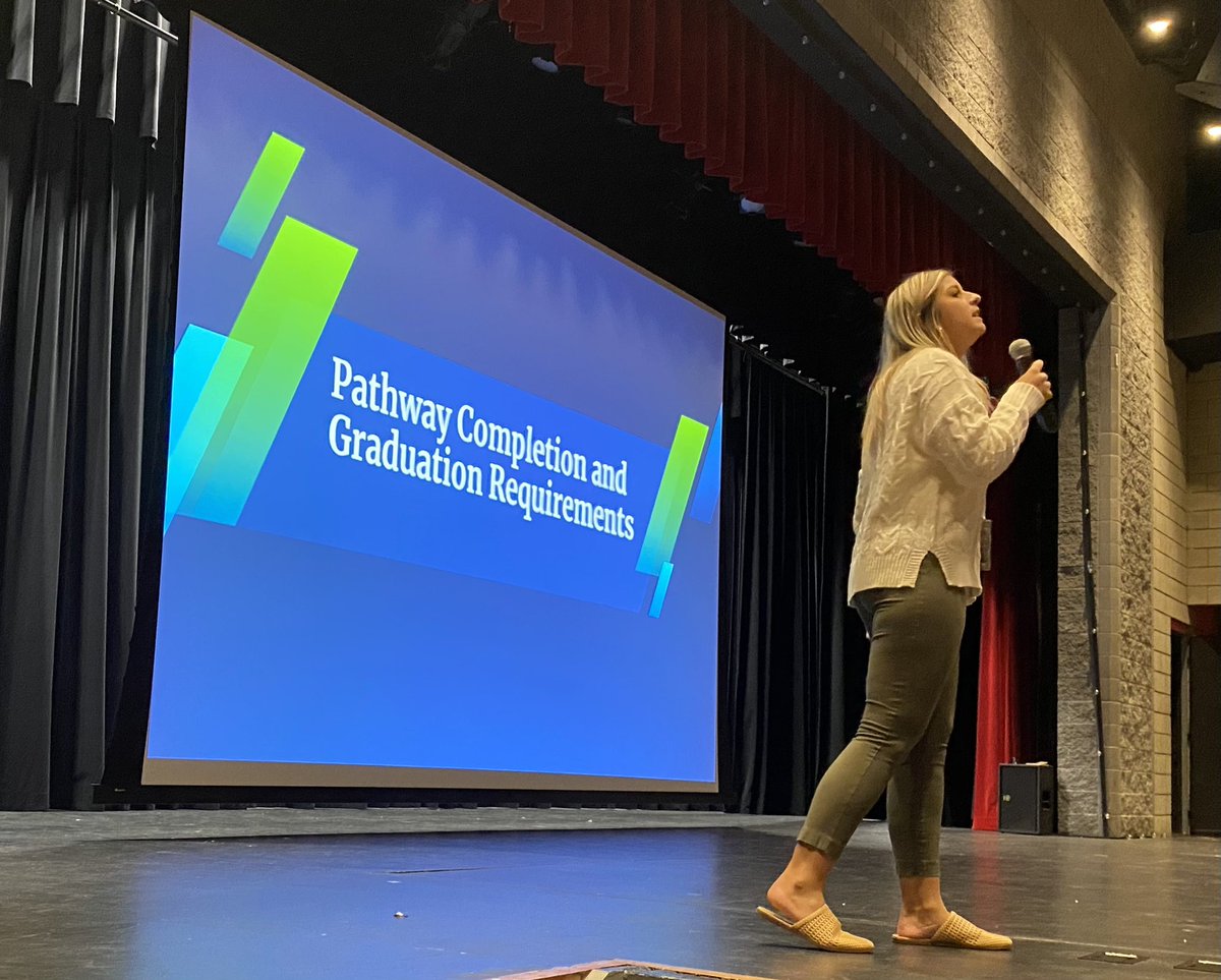 MrsCMacAllaster's tweet photo. FCHS CTAE pathway and CTSO presentation. I love that our teacher leaders are being intentional about informing our students about how to connect and to get involved in their pathway class. #chouse #FCHSConnect @ForsythCHS @FCCollegeCareer @DrJoshLowe ❤️🐾🖤 https://t.co/cHUetvCohF