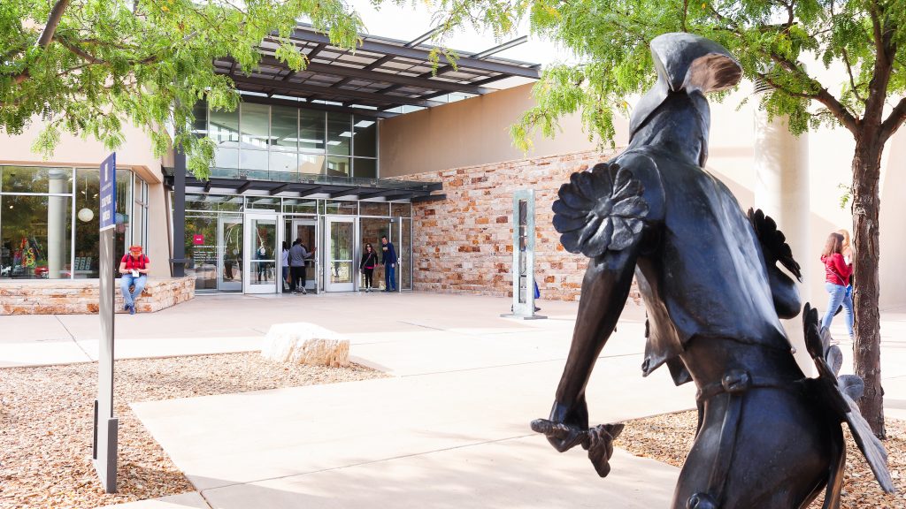 AbqMuseumFdn's tweet photo. MUSEUMS ON US upcoming dates: November 4 &amp; 5.
Bank of America cardholders can receive one free general admission to visit Albuquerque Museum on the first full weekend of the month. Read more about the program. https://t.co/Fy5oMlzjvM https://t.co/t4KcSKRT84