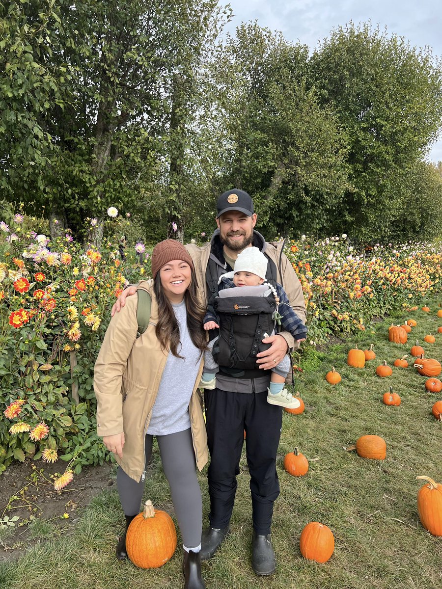 AmandaJackaman's tweet photo. Hey, pumpkin! 🎃 

I’ve been going to @richcountryfarm’s since I was a kid and it felt so specially to take this little guy here for the first time. @Richmond_BC @EatDrinkBuyBC 

#PumpkinPatch #FallVibes https://t.co/AjpiATgTrL