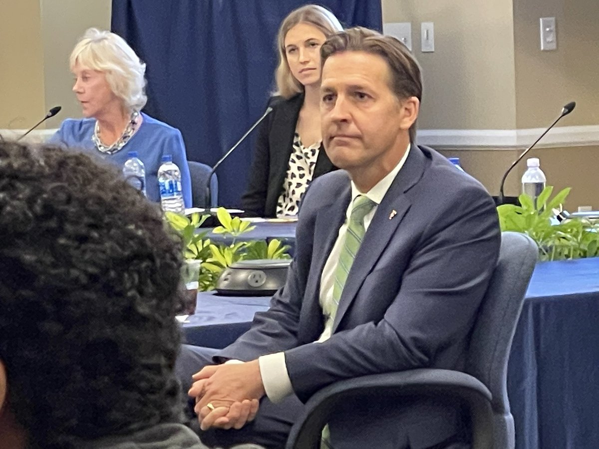 Public comment just ended at the UF Board of Trustees meeting, where Sen. Ben Sasse’s candidacy as university president is being considered. Protestors outside shouting, “Anti-women, anti-gay, Ben Sasse go away.” @news6wkmg bit.ly/3fiO3X6