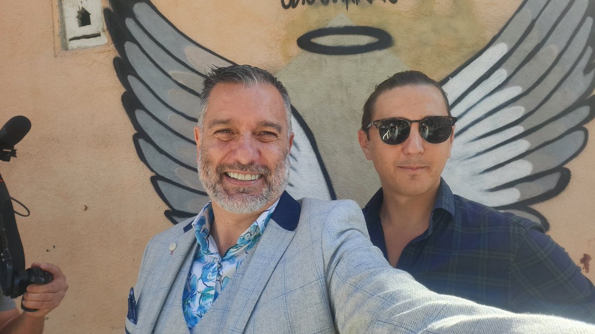 GuillemBalague's tweet photo. Having a ball exploring #Marseille with the talented and charming @FrkConte who has showed me his art and also how to play Petanque (well, how to be better at it!)
All for the new #DestinationIstanbul documentary for @CBSSportsSoccer https://t.co/aaOCKI5Hlc