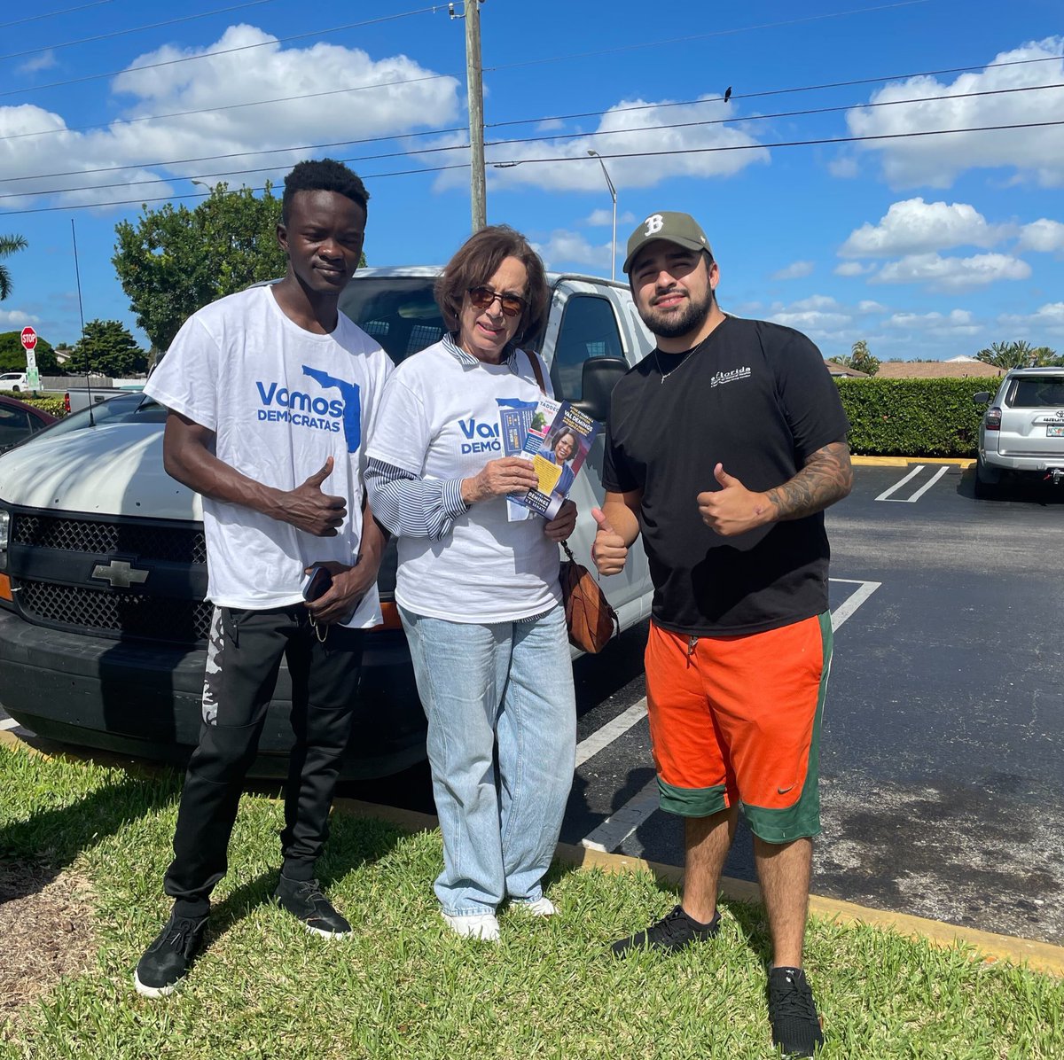 MiVecinoLLC's tweet photo. We’re getting ready for another day of knocking doors in the Florida sun☀️ for our awesome slate of @FlaDems candidates!!🗳 https://t.co/JpdxW7p5Yn