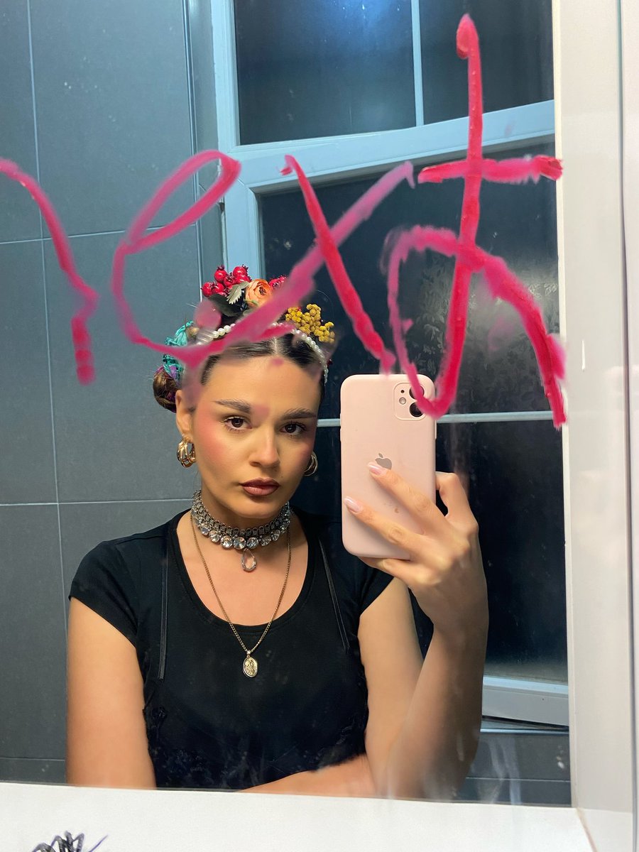 nitasej's tweet image. #SaveTheSpace #Halloween #FridaKahlo