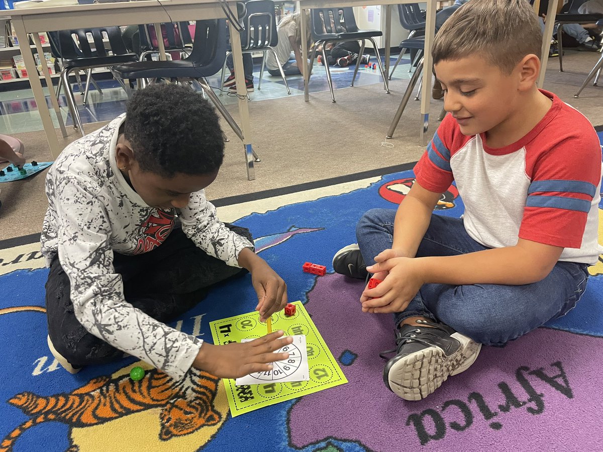 jfpaine's tweet photo. 3rd graders refining their multiplication skills to grow their brains. 💪 🧠 @LongridgeGCSD https://t.co/luPCQXcsJQ