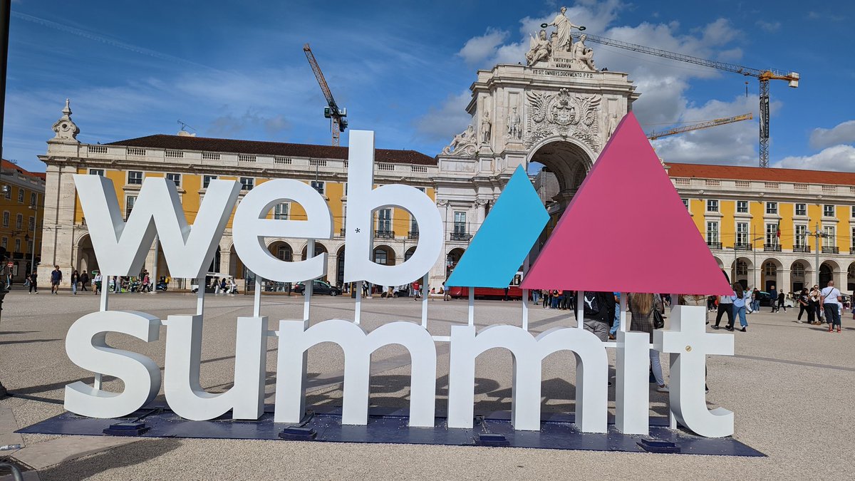 Hi_Fabienne's tweet photo. We enjoy lisbon before the start of @WebSummit
Visit us with @zitadel tomorrow at stand 208 or you can see my 40 words video between 1 and 2pm on the outdoor screen. 😃
@real_adlerhurst @ffo_sesp @mffap https://t.co/QnSwgjvP6E