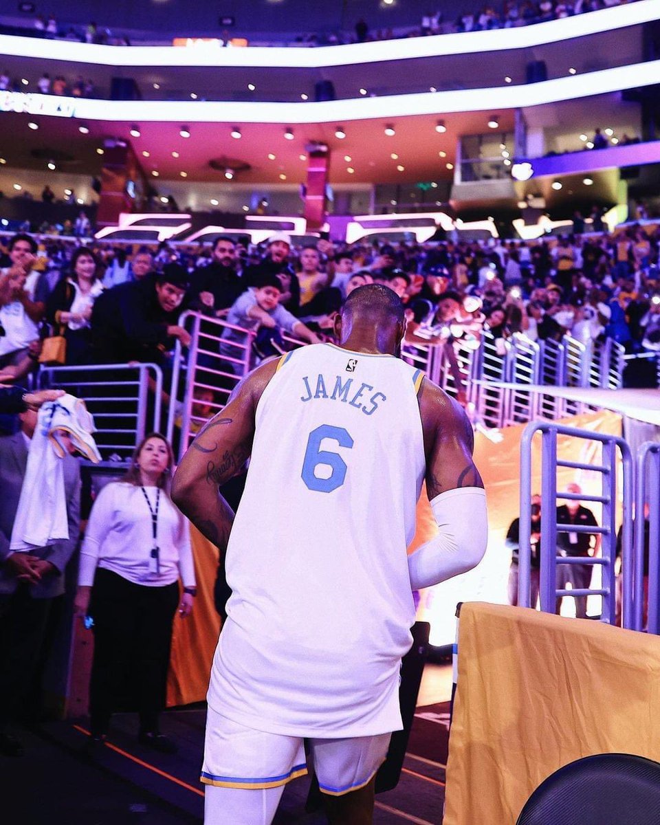 Klutch_23's tweet photo. LeBron James is currently the only active player left from the 2003 draft https://t.co/yGTEclSWFe