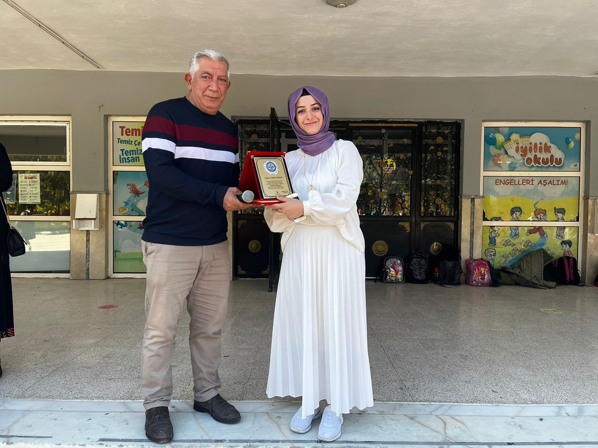 SehitBorsa's tweet photo. Okulumuz 4-E sınıfı öğretmeni Eda Can Kel ve Rehber öğretmen Feride Yıldızı yaptığı eTwinning proje çalışmalarından dolayı kutlar; okulumuza Avrupa Kalite Etiketi kazandırdıkları İçin teşekkür ederiz.. @ispartamem @ErhanBaydur1 https://t.co/O2OJZJiQS2