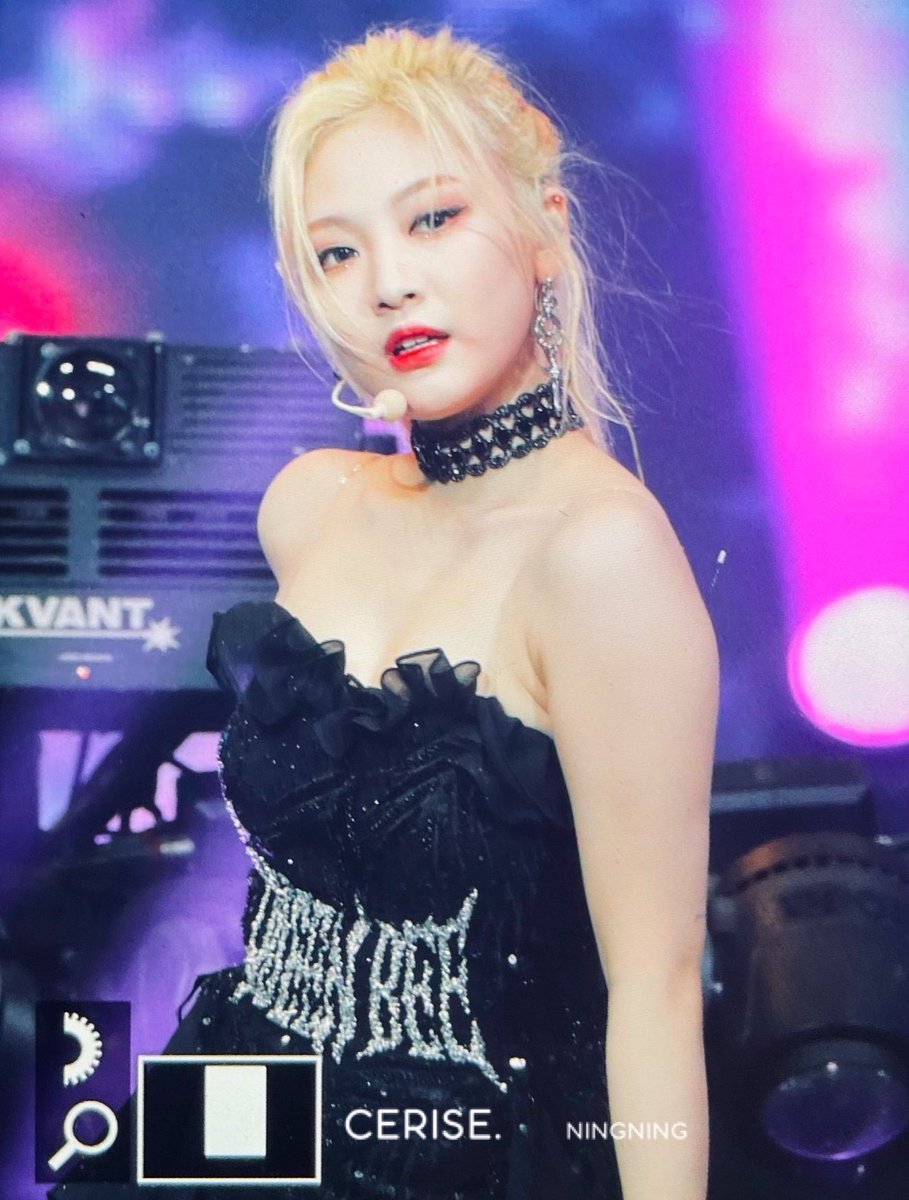 aespink_gallery's tweet photo. 🖤 https://t.co/KUyFIvFdfW