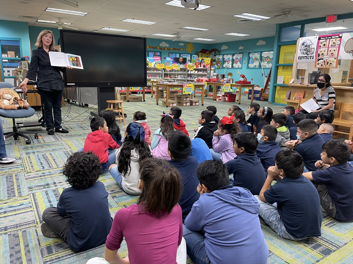 PSJAReads's tweet photo. Thanks for visiting @PSJAISD Cesar Chavez Elementary author Debra Hatch! We enjoyed celebrating National Family Literacy Day by celebrating literacy across the district. #psjalibraries #literacylever https://t.co/1NvQbF0Lcq