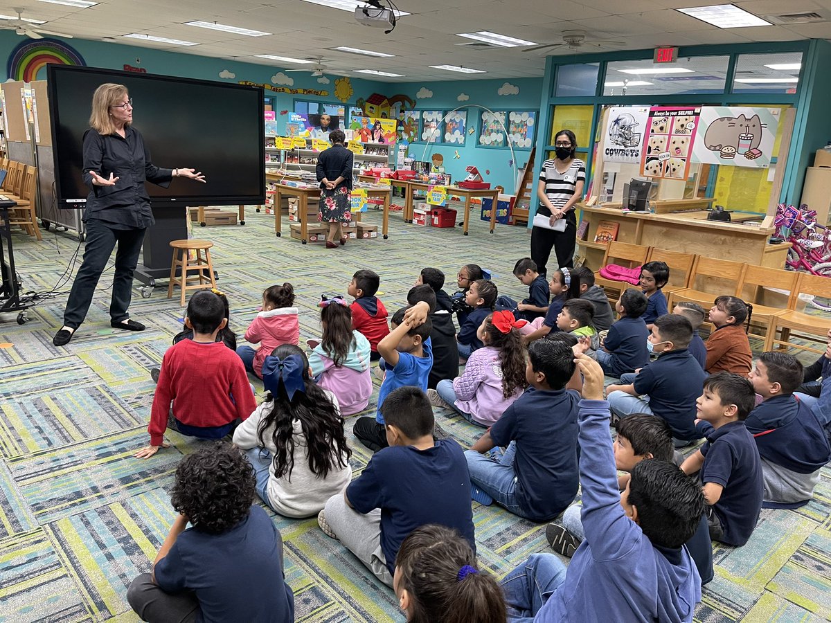 PSJAReads's tweet photo. Thanks for visiting @PSJAISD Cesar Chavez Elementary author Debra Hatch! We enjoyed celebrating National Family Literacy Day by celebrating literacy across the district. #psjalibraries #literacylever https://t.co/1NvQbF0Lcq