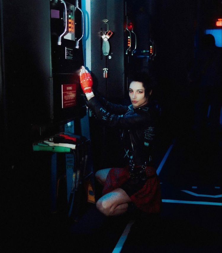 ── ❛ Remington Leith
Singer and songwriter 
Emo kid for life 
Ships with chem 
Multi ship (?)
Fl/rp. lit/desc. 18+

I’m dying in a hot tub, with my friends