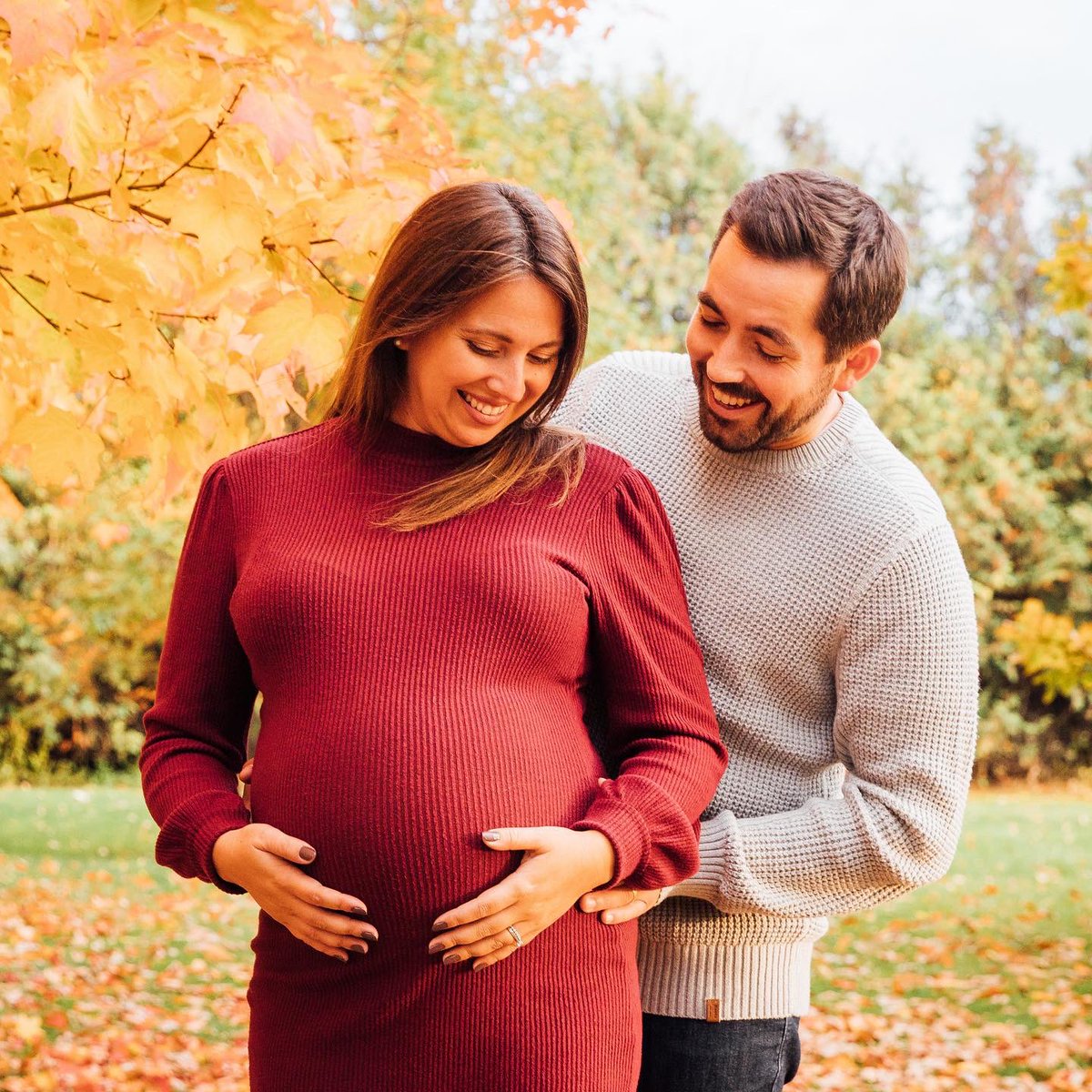 MsWachna's tweet photo. only ✋🏼 weeks until Baby Wachna joins our family. https://t.co/C2ZWl6Levy