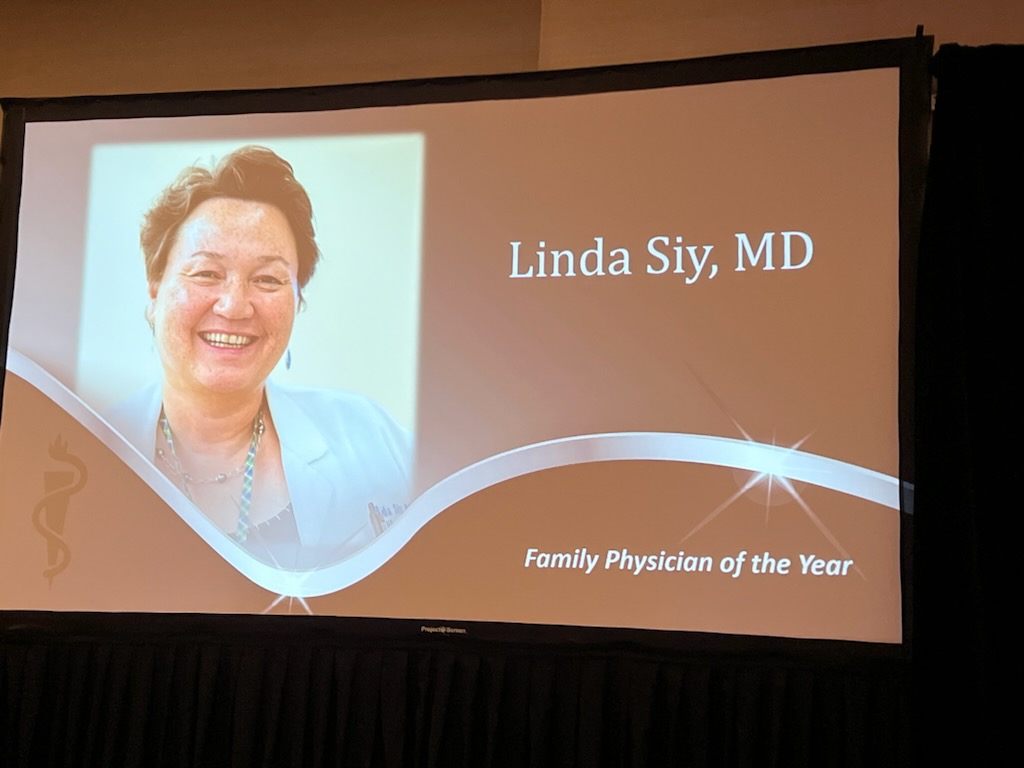 UNTHealth_TCOM's tweet photo. So proud to see TCOM faculty member Dr. Linda Siy named the Texas Family Physician of the Year by the @TXFamilyDocs . She is so active in the training, teaching, &amp; mentoring of so many #TCOM students, we are lucky to have her as part of our family. Congratulations Dr. Siy! 😍 https://t.co/yn0obn7HZY