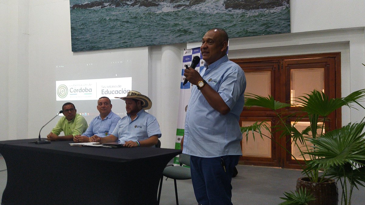 asindicor2's tweet photo. A esta hora inicia el acto de reconocimiento de la conversión de 30 directores rurales a rectores @PFendidoc @Educacioncord. Felicidades para todps ellos https://t.co/7KQ15GYBiU