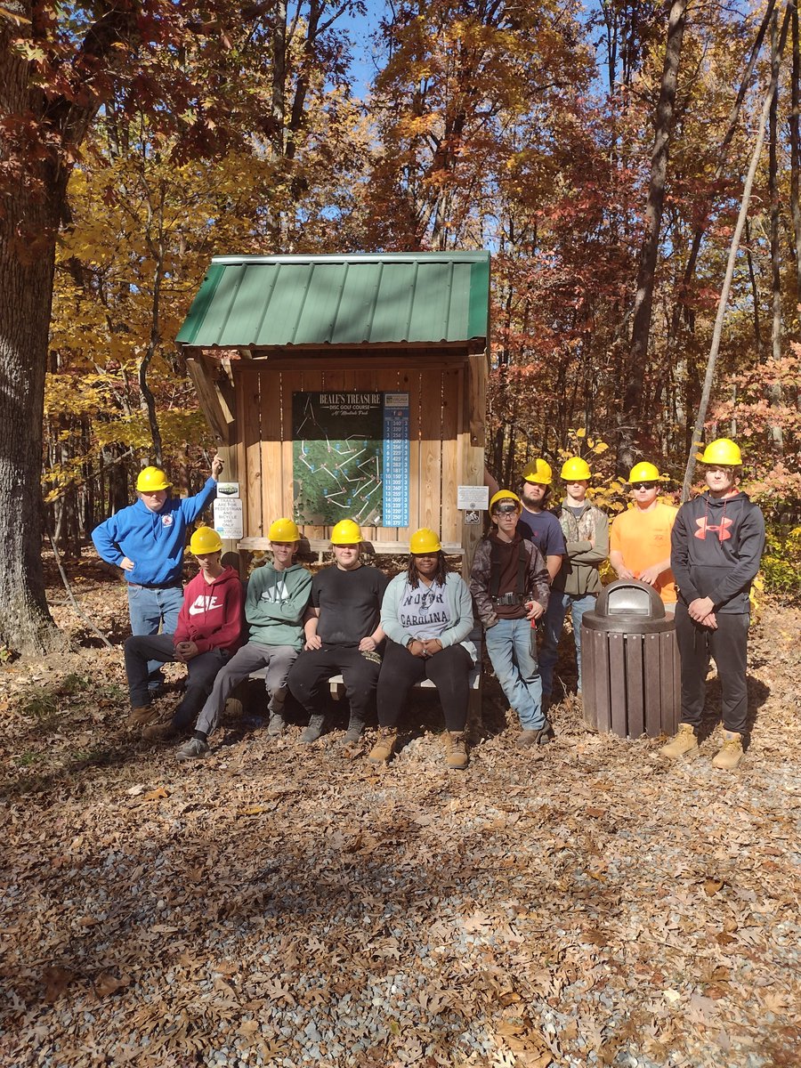 GSTCBuilder's tweet photo. Work based learning with the SGSTC Building &amp; Construction Junior class at Montvale Disc Park ! https://t.co/4Yvq8mRj7o