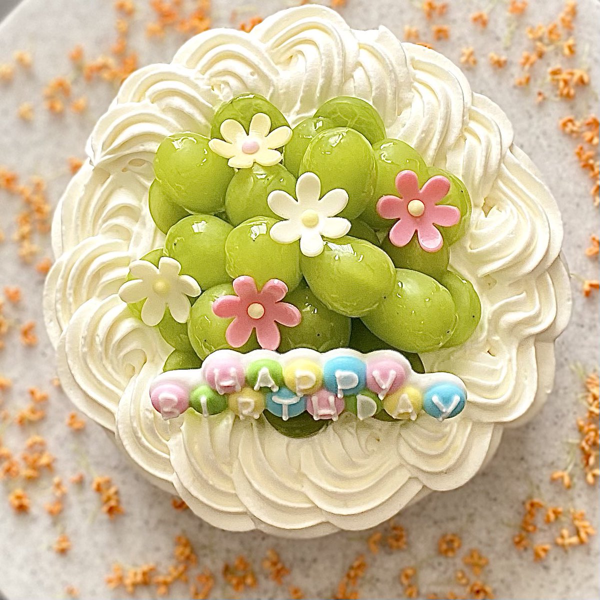 chery_1102's tweet photo. 彰さんお誕生日おめでとうございます
お仕事にひたむきなお姿、唯一無二のお声が大好きです！これからもお身体を大切に益々のご活躍をお祈り申し上げます。

今年は金木犀添えの手作りケーキ&amp;イラスト2枚頑張りました！
#石田彰誕生祭2022 https://t.co/i4O5qfgDPO