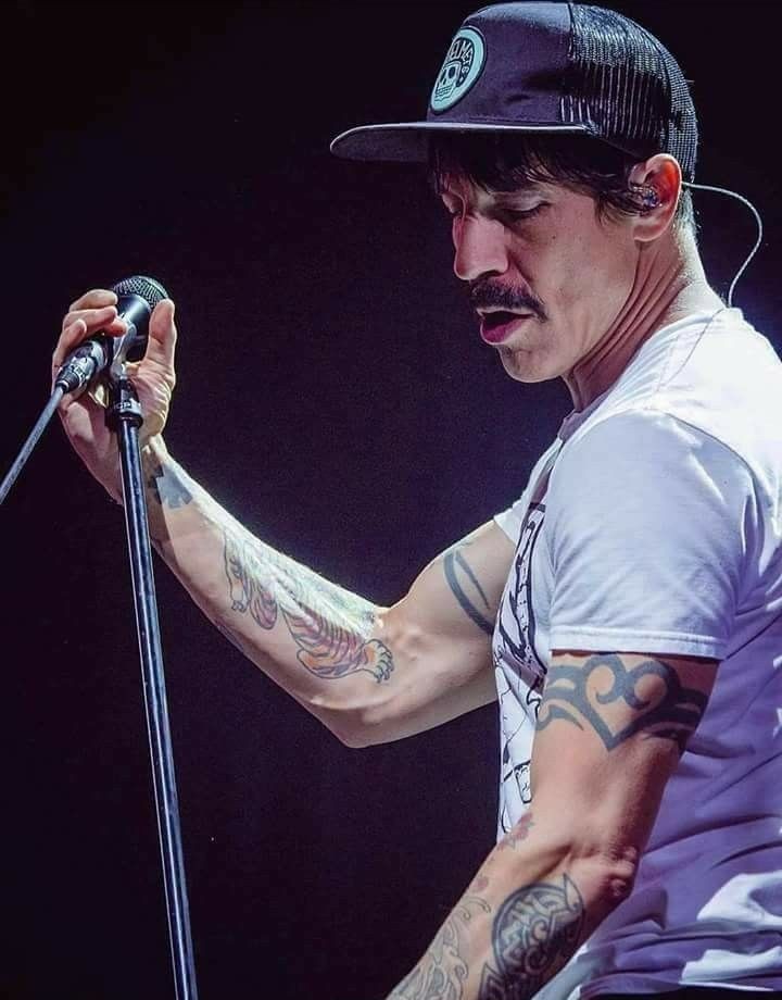 Happy birthday Mister Anthony Kiedis     