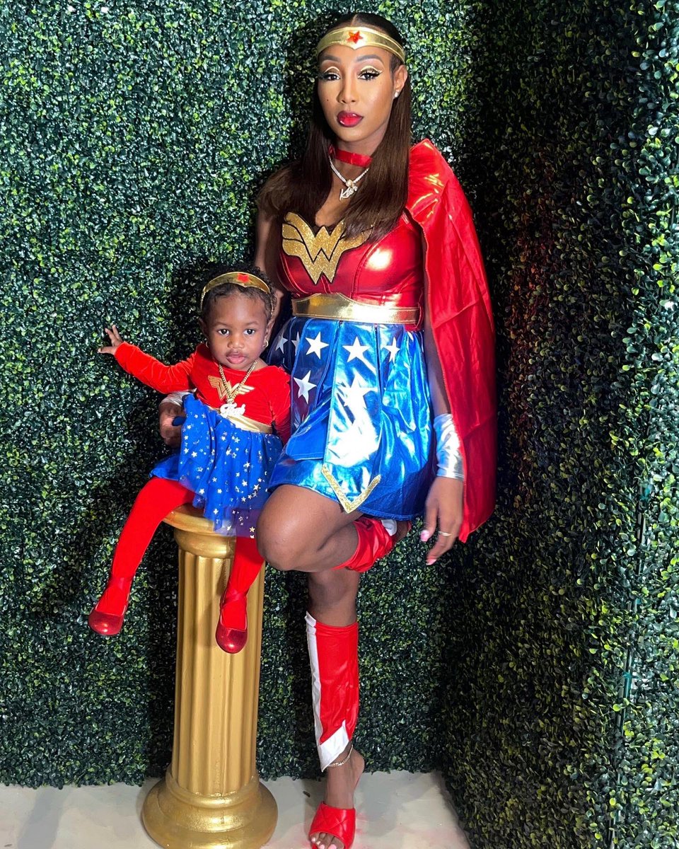 Keshj___'s tweet image. Halloween22 💫 WonderWoman&amp;amp;Baby 💙❤️🥰