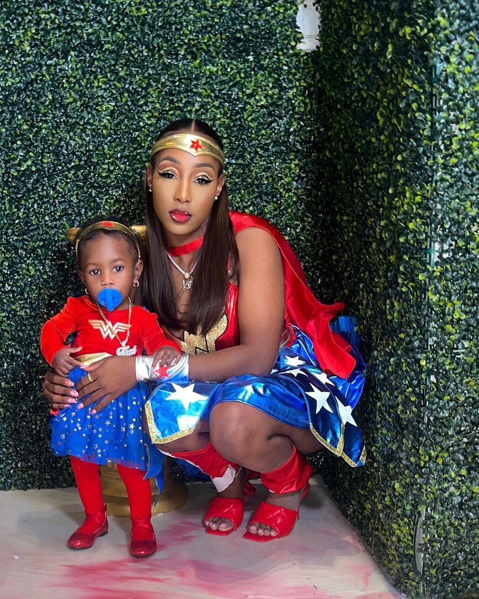 Keshj___'s tweet image. Halloween22 💫 WonderWoman&amp;amp;Baby 💙❤️🥰
