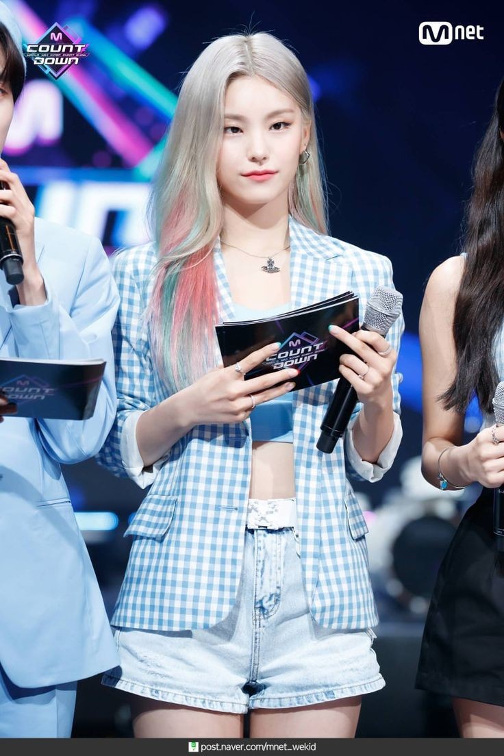 zhouxinyv's tweet photo. @jfenonct @TrainToBliss menatap ke arah audience Katya kembali melanjutkan kalimatnya.

"sebelum hari ini berakhir, kita fláwsome ada sedikit hadiah buat CT, semoga kalian berkenan ya sama hadiah dari kita. boleh kak Marshall dan kak Kinar untuk mengakses web dibawah ini".

https://t.co/sRaTOmhm9H https://t.co/KQLU8L2CAN