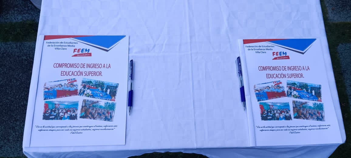 ➡️➡️Que bueno⬅️⬅️... Desde aquí😍, desde el corazón de la isla cubana🇨🇺, se realiza el acto central de ingreso a la educación superior💙.
#CubaEsAmor
#FEEMDeCuba
<a href="/DiazCanelB/">Miguel Díaz-Canel Bermúdez</a> 
@aylinalvarezG 
@Colina_VClara 
@hamlet_cu