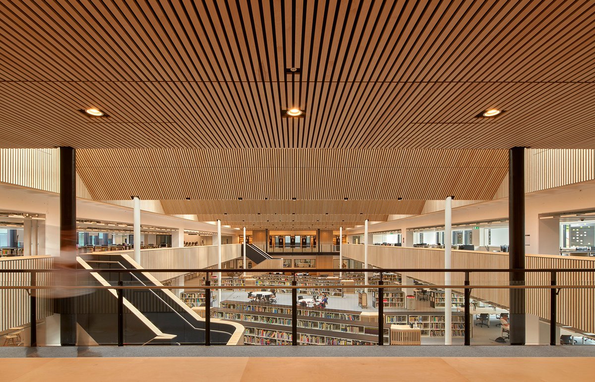 I'm in among these excellent university projects, writing about <a href="/WilkinsonEyre/">WilkinsonEyre</a>'s radical retrofit of <a href="/LSBU/">London South Bank University - LSBU</a>'s Hub at Elephant &amp; Castle.
architecturalrecord.com/articles/15912…