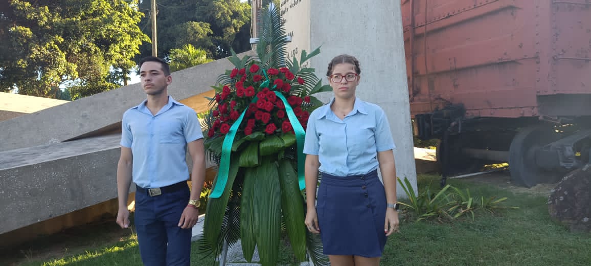 FeemVilla's tweet photo. "Nunca consideres el estudio como una obligación, sino como una oportunidad para penetrar en el bello y maravilloso mundo del saber".
                                   Albert Einstein.
#FEEMdeCuba
#CubaEsAmor
@DiazCanelB 
@aylinalvarezG 
@Colina_VClara 
@hamlet_cu https://t.co/Tl1jmq5z1D