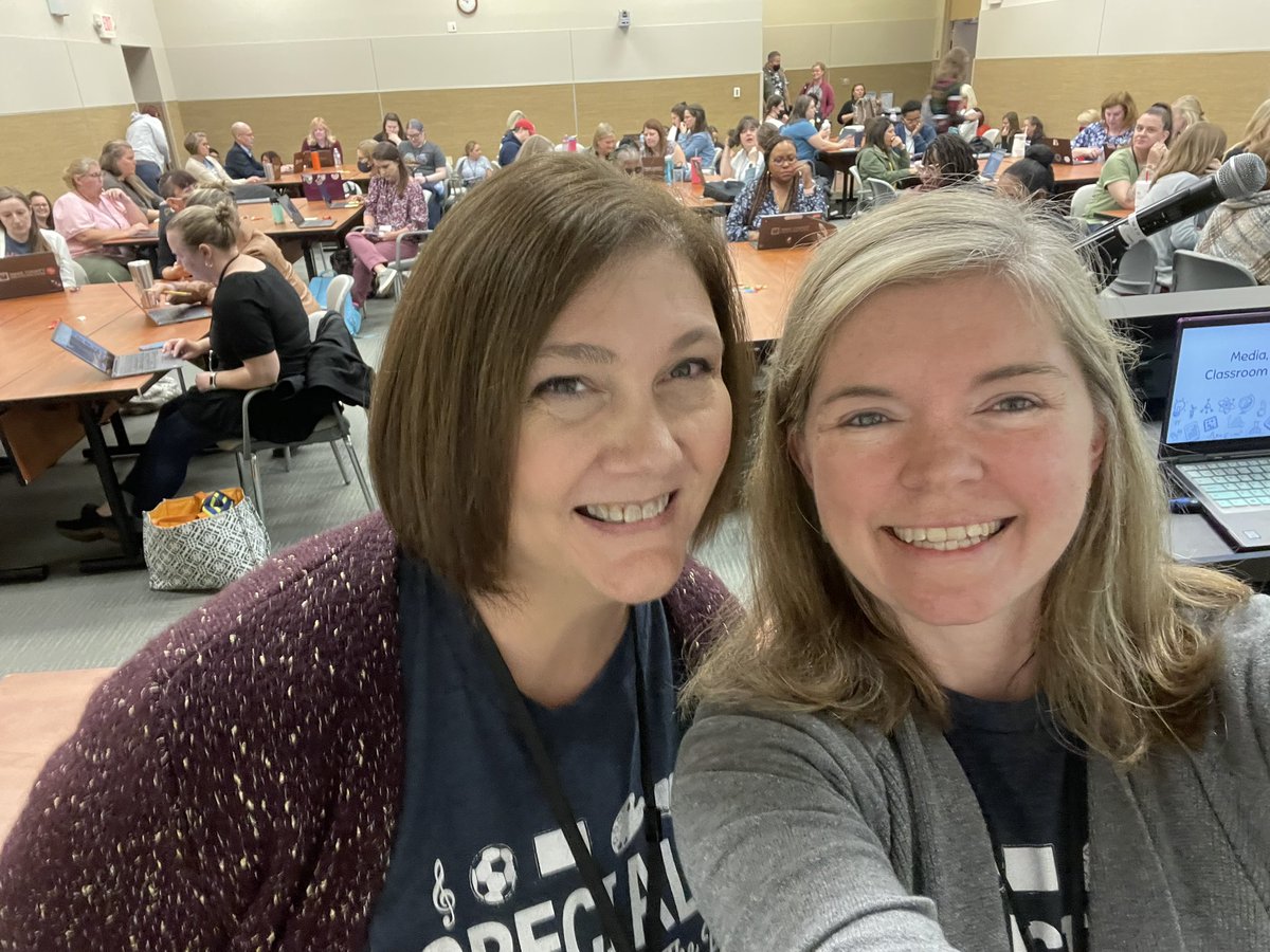 allisonmkurtz's tweet photo. Thanks everyone for joining @AdamsBookDragon and I at Convergence for Media, STEM, and Classroom Collaboration! #WonderWake #Clear4Takeoff https://t.co/9FyjOHBnno