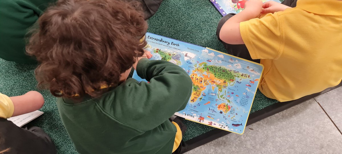 firsprimarysale's tweet image. #Y1Apple We love our reading for pleasure time 📚 #readingforpleasure