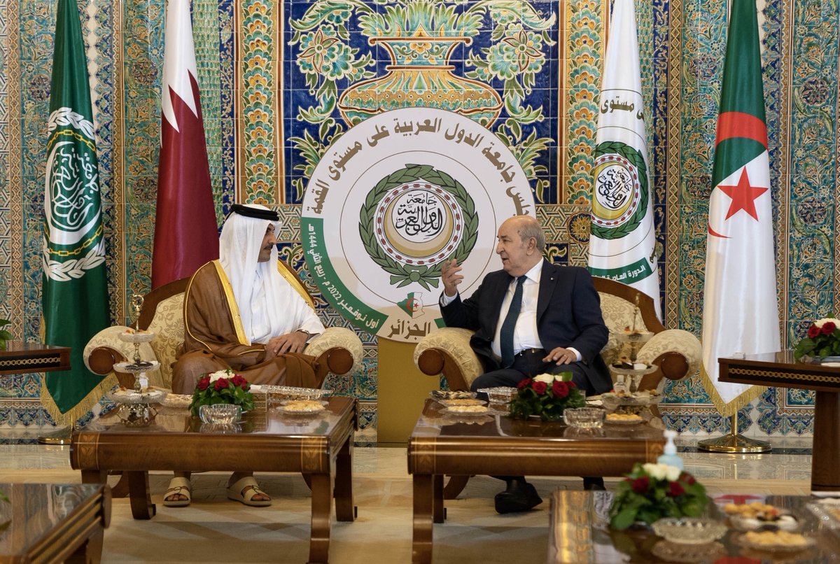AmiriDiwan's tweet photo. سمو الأمير المفدى يصل الجزائر للمشاركة في القمة العربية الـ31، وفي مقدمة مستقبلي سموه، أخوه فخامة الرئيس عبدالمجيد تبون رئيس الجمهورية الجزائرية الديمقراطية الشعبية الشقيقة. https://t.co/bP5CVTqfeT https://t.co/vXQVbVZMz6