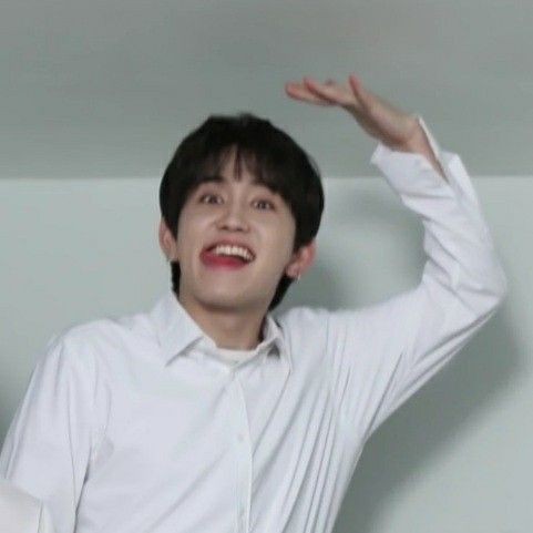 kkijuring's tweet photo. @I723S2U 여러분 ! 안녕!!!! ㅋㅋㅋ https://t.co/UUAtuilJhr